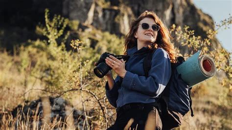 Best Hiking Sunglasses: Buyer’s Guide | Yesglasses