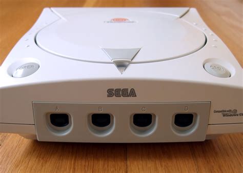 Sega Dreamcast (front) | Bryan Ochalla | Flickr