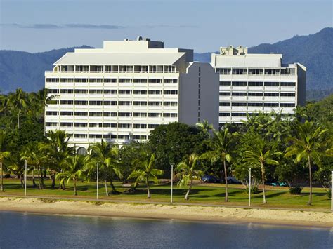 Holiday Inn Cairns Harbourside Hotel by IHG