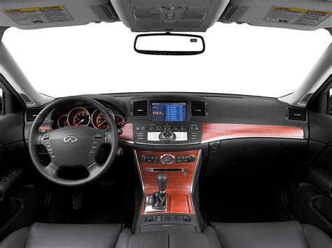 2022 Infiniti M35 Interior