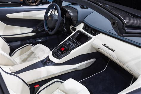 Lamborghini Aventador Roadster Interior