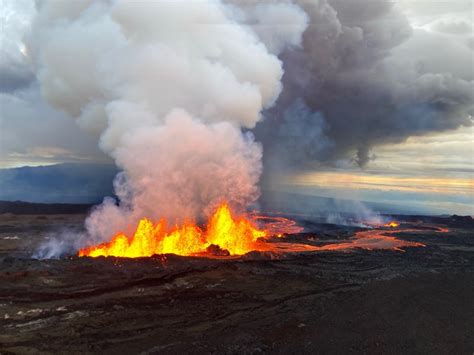 How Mauna Loa Went From a Hot Blob to the Biggest Volcano in the World