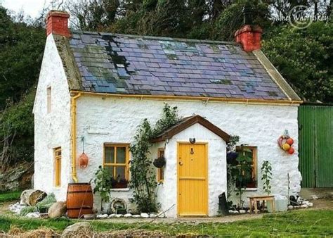 Cottage Ireland | Cottage, House exterior, Small house