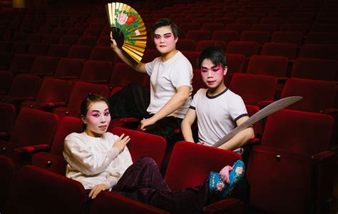 Meet Hong Kong's Cantonese Opera Singers - Discovery