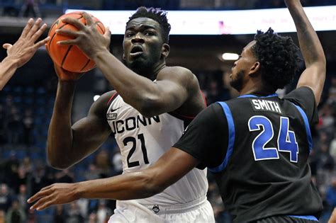 UNC-Wilmington at No. 25 UConn: Time, TV, what you need to know