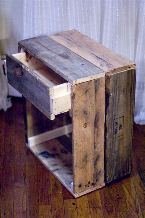 15 Spectacular DIY Projects Using Reclaimed Wood