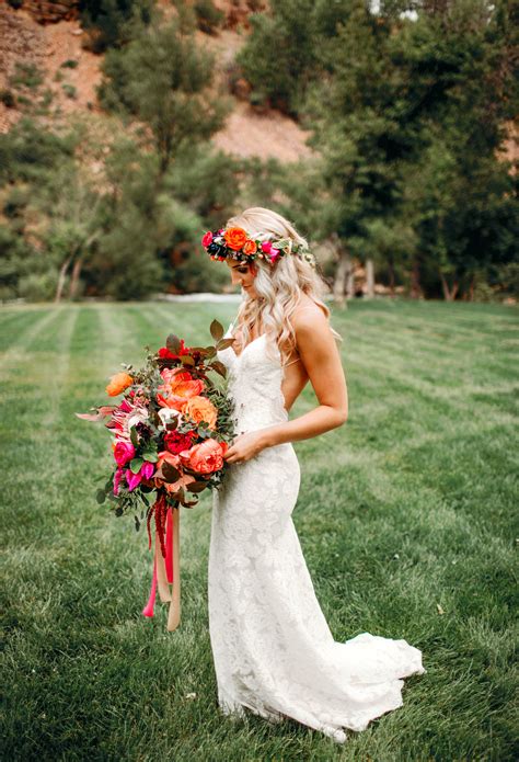 30 Amazing Protea Wedding Bouquets | Martha Stewart Weddings