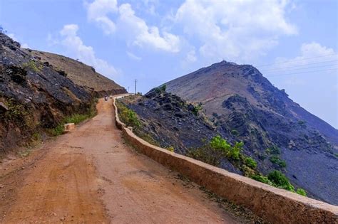 Mullayanagiri Trek: A Trip To The Highest Peak Of Karnataka