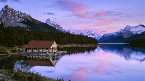 Maligne Lake At Dusk, Jasper National Park, Alberta, Canada - Free Nature Pictures