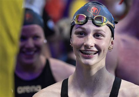 Summer McIntosh Crushes 4:29.12 400 IM, Becomes Third-Fastest Ever