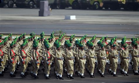 In pictures: The Pakistan Day parade - Pakistan - DAWN.COM