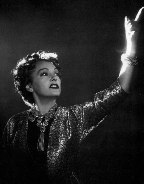 Sunset Boulevard (1950) Gloria Swanson as Norma Desmond | Classic ...