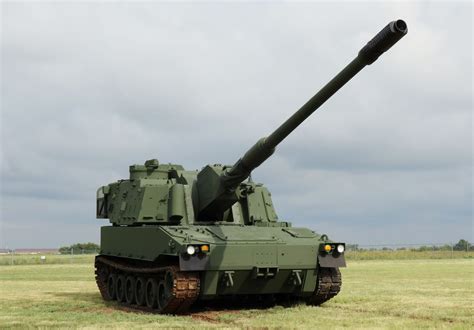 Rheinmetall-BAE team debuts new version of M109 howitzer