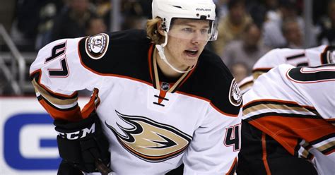 Ducks' Hampus Lindholm signs a six-year, $31.5-million extension - Los ...