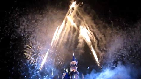 Christmas Fireworks 2010- Disneyland-Anaheim, California - YouTube