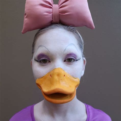 DIY Daisy Duck Costume | Daisy duck costume, Duck costumes, Daisy duck