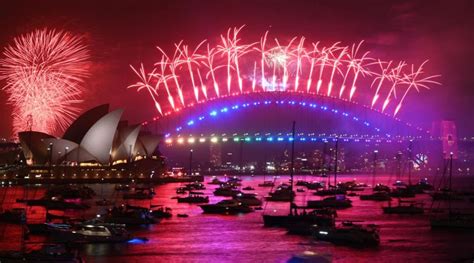 Australia Rings in New Year with Glittering Fireworks at Sydney Harbour ...