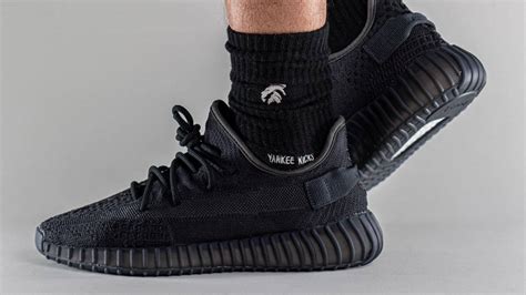 いたらその yeezy boost 350 v2 onyx カニエ