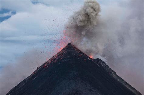 Structure of volcanoes - The Australian Museum