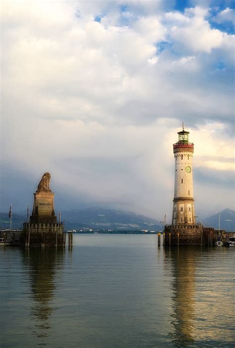 Lindau Lighthouse | Beautiful lighthouse, Lighthouses photography ...