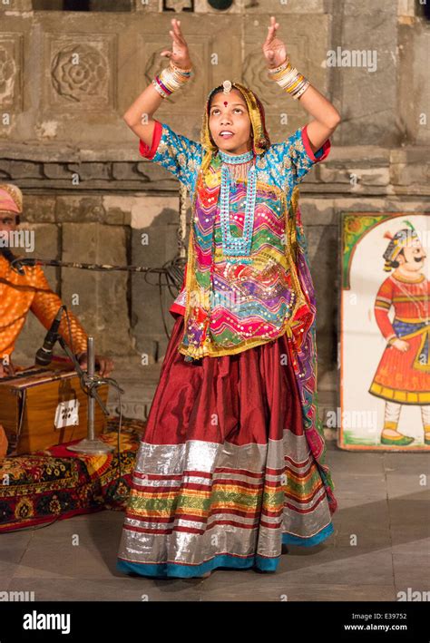 Costume rajasthani traditional women hi-res stock photography and ...