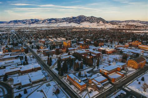 The Best Colleges for Skiers in the Mountain West