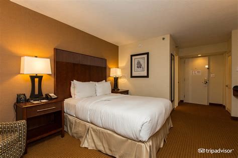 DOUBLETREE BY HILTON PHILADELPHIA AIRPORT $104 ($̶1̶2̶4̶) - Prices & Hotel Reviews - PA ...