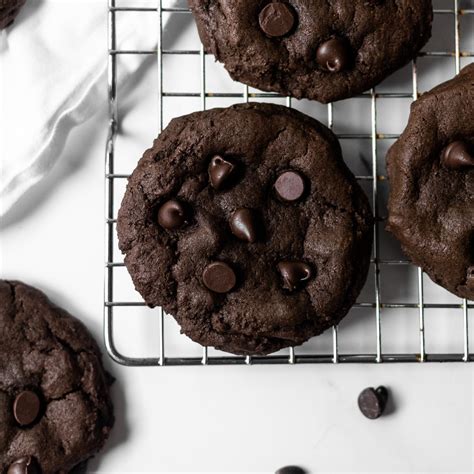 Double Chocolate Chip Cookies - Run Lift Eat Repeat