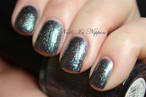 Nails In Nippon: OPI On Her Majesty's Secret Service vs. Sinful Colors Winter Wonder