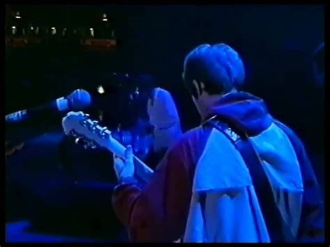 Oasis - Champagne Supernova Live - HD [High Quality] - YouTube