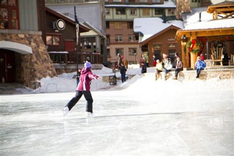 20+ Top Outdoor Ice Rinks in Colorado | Ice Skating in Wintertime