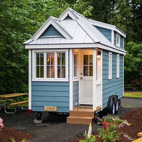 14 Amazing Tiny Homes: Pictures of Tiny Houses Inside and Out: Family ...