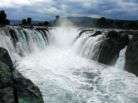 8 Waterfalls Near to Bangalore, Every Nature lover must visit