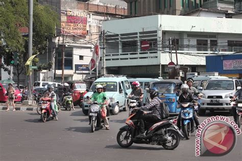 Para pengendara agresif di jalan raya Jakarta - ANTARA News