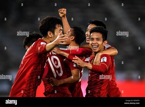 Players of Vietnam national football team celebrate after scoring ...