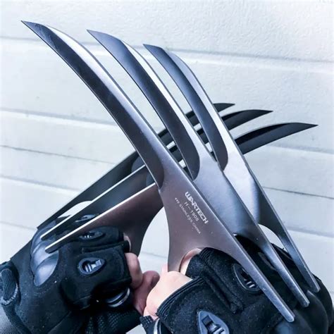 X-Men Wolverine Claws (Blades) - High Quality Replica - BUDK.com