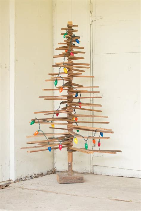 10 Wooden Christmas Trees with Eco-Style