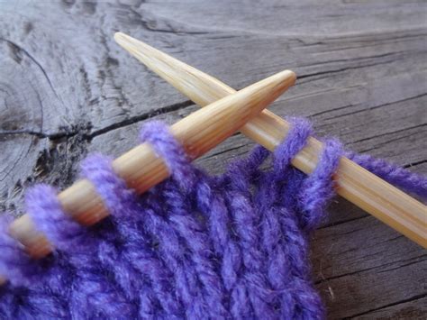 The Basic Knitting Bind Off (Photo Tutorial) Knitting 101, Beginner ...