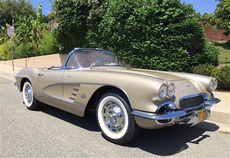 Fuel-Injected 1961 Chevrolet Corvette 4-Speed | Bring a Trailer