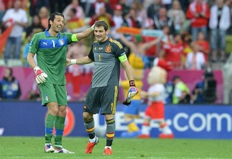 Gianluigi Buffon names Iker Casillas the best goalkeeper of his era