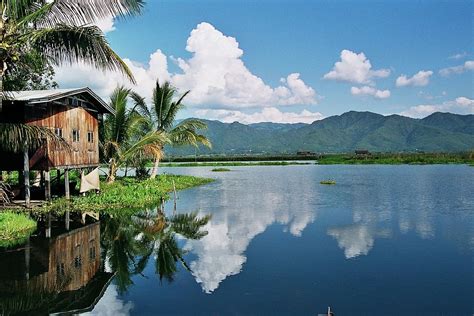 Inle Lake - Wikipedia