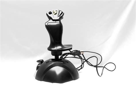 Thrustmaster Joystick - Flycastles