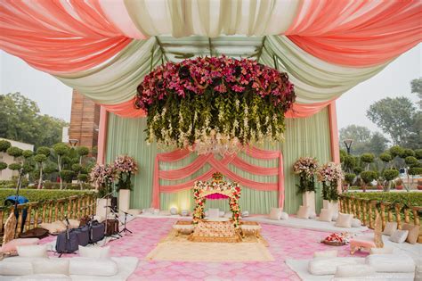 Outdoor Mandap Decor ideas in 2021 | Mandap decor, Minimal wedding ...