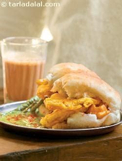 bhajiya pav | mumbai roadside bhajiya pav | maharastrian bhajiya pav ...