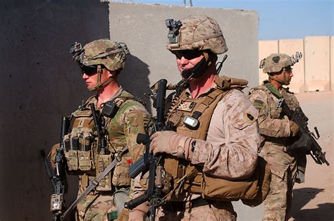 101st Airborne Soldiers, Special Marine Ground Task Force advise Iraqi security forces in push ...