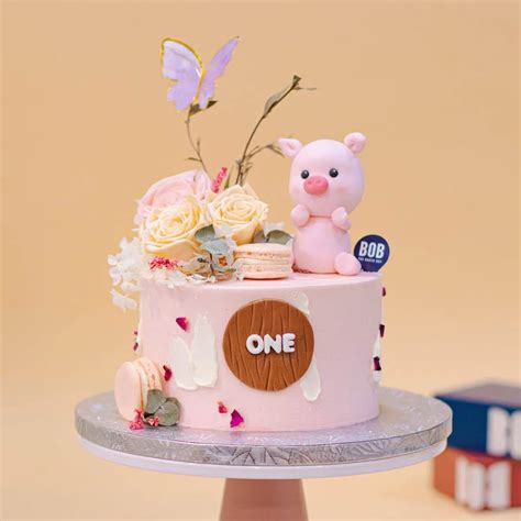 Baby Girl Cute Pig Cake With Pink Florals