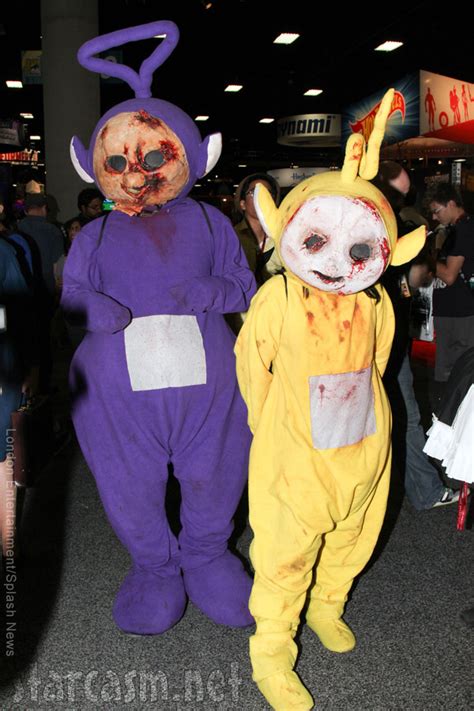 PHOTOS 2014 San Diego Comic-Con Zombie Teletubbies costumes steal the show