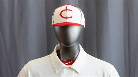 Cincinnati Reds 2019 jerseys include navy blue and "Palm Beach" styles