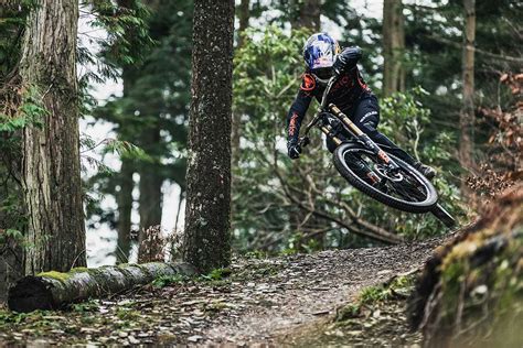 Rachel Atherton Exclusive Interview: 2019 WC training, Atherton Bikes ...