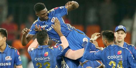 IPL 2019, MI vs SRH: Alzarri Joseph bowls over Twitter after completing six-wicket haul on ...